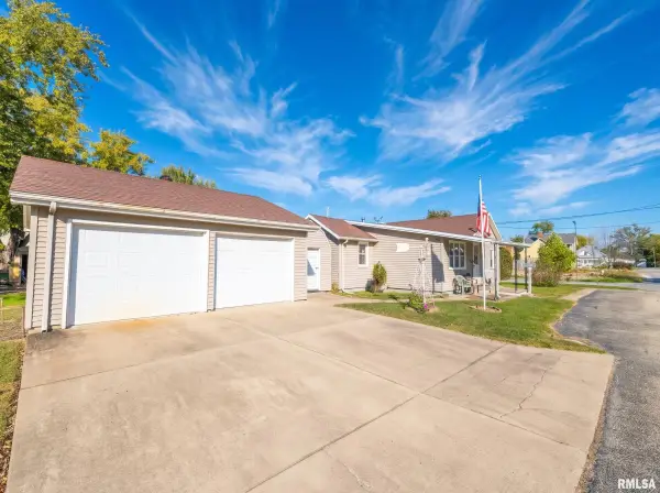 624 S Adams Street, Lewistown, IL 61542