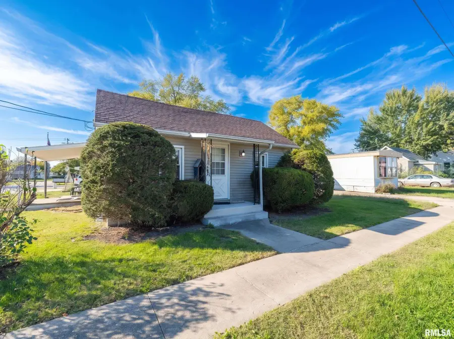 624 S Adams Street, Lewistown, IL 61542 - #3