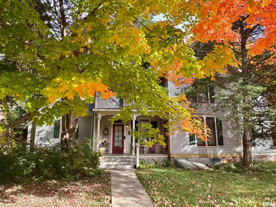 528 S Randolph Street, Macomb, IL 61455 - #2