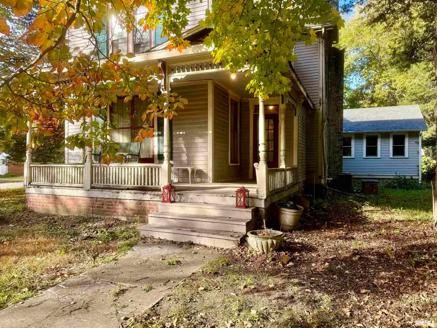 528 S Randolph Street, Macomb, IL 61455 - #3