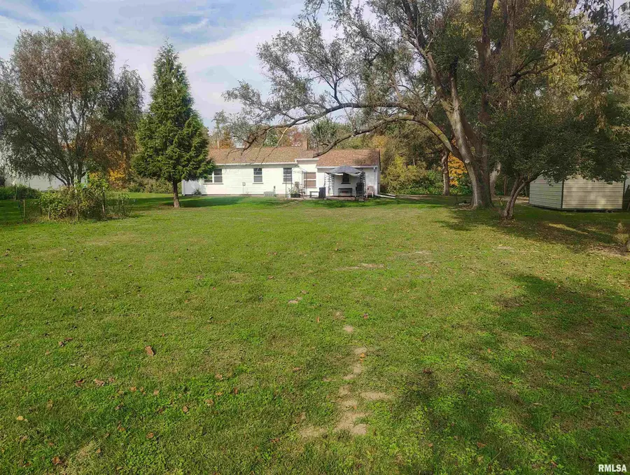 820 W Hickory Street, Canton, IL 61520 - #3