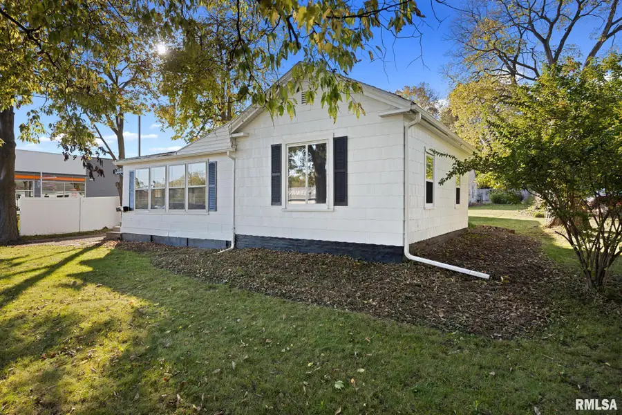 715 N 4th Street, Chillicothe, IL 61523 - #2