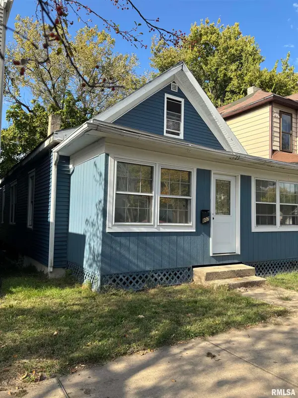 807 NE Monroe Street, Peoria, IL 61603