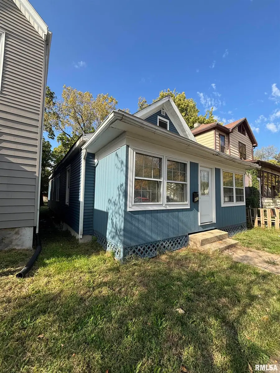 807 NE Monroe Street, Peoria, IL 61603 - #2