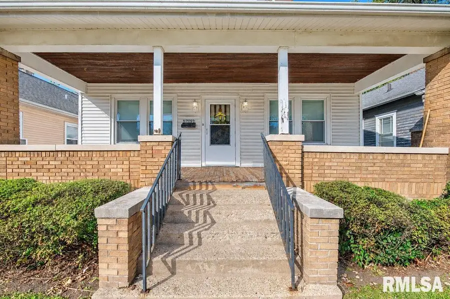 709 E Thrush Avenue, Peoria, IL 61603 - #2