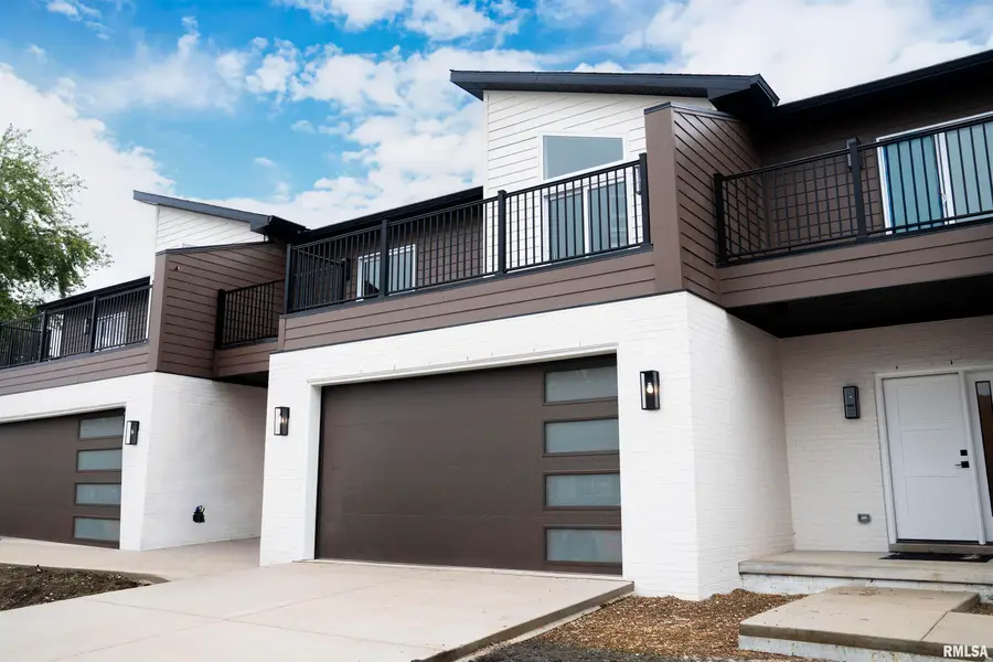1201 E Duryea Avenue #2, Peoria Heights, IL 61616 - #2