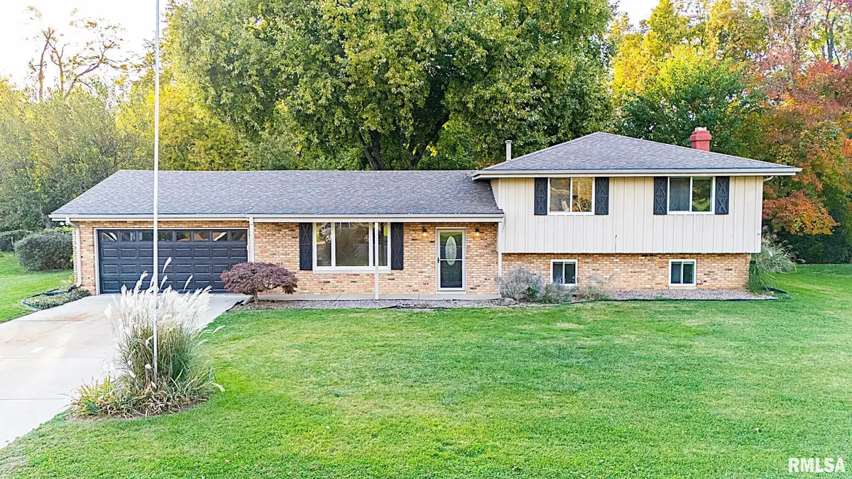 503 Country Club Drive, Pekin, IL 61554 - #1