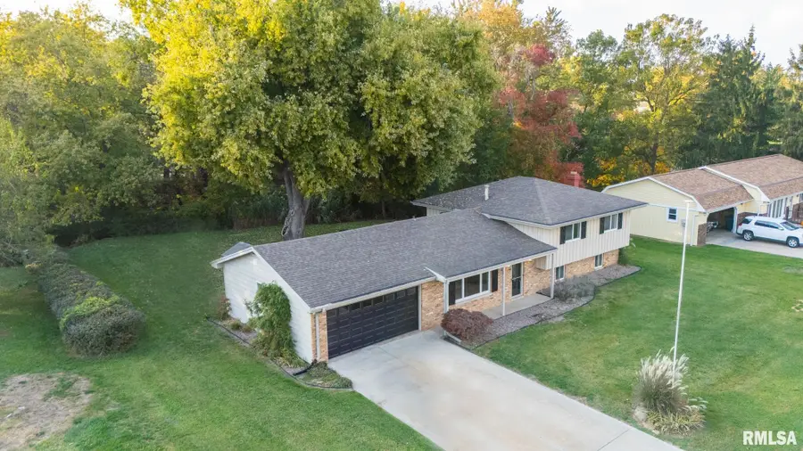 503 Country Club Drive, Pekin, IL 61554 - #3
