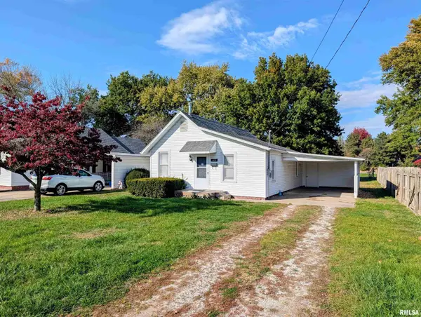 1028 E Oak Street, Macomb, IL 61455