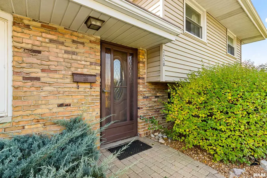 2120 Hillcrest Avenue, Pekin, IL 61554 - #3