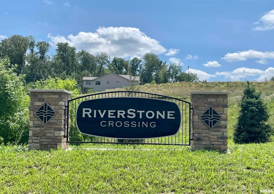 903 Riverstone Road, Clinton, IA 52732 - Image #2