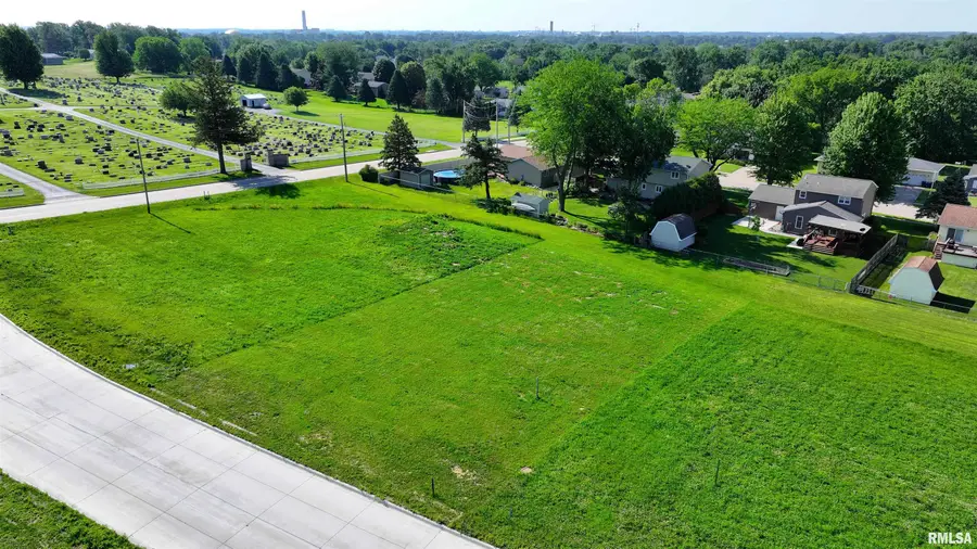 1813 Zara Trace Street, Clinton, IA 52732 - Image #3