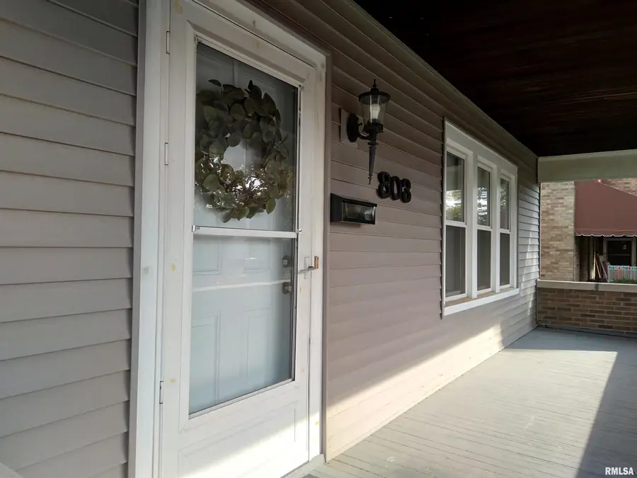 803 W Meadow Place, Peoria, IL 61604 - Image #2