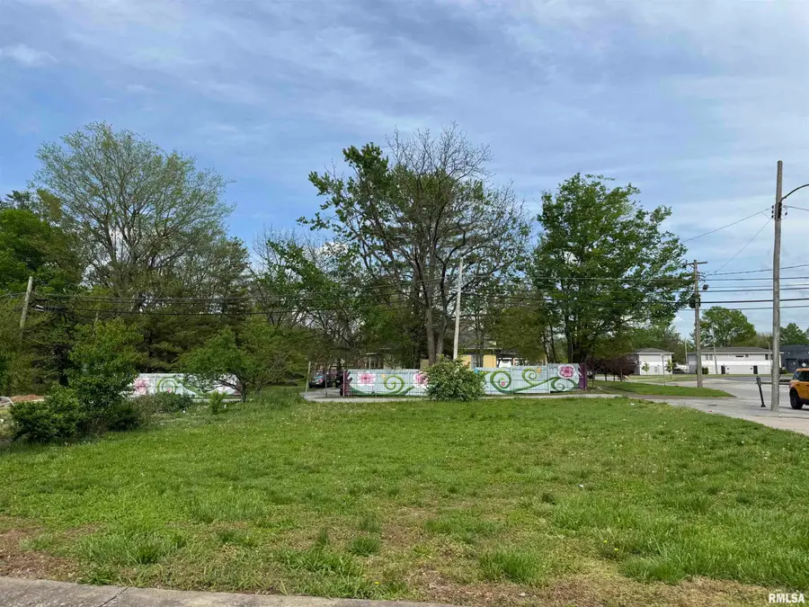 201 N Washington Street, Carbondale, IL 62901 - #2