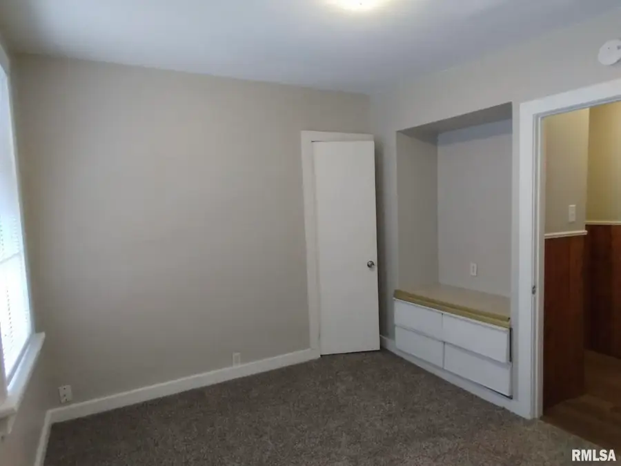 832 W 8th Street, Davenport, IA 52803 - Image #3