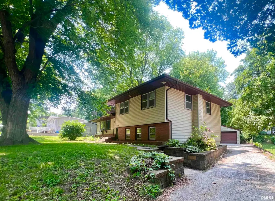 2412 W 3rd Street, Coal Valley, IL 61240 - Image #3