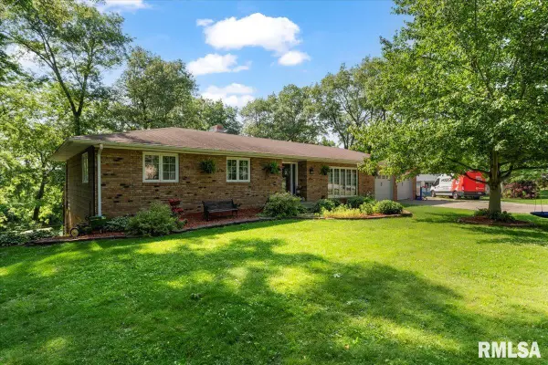 109 Hillcrest Drive, Geneseo, IL 61254-9256