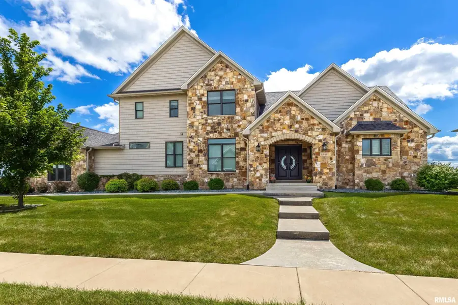 5541 Pigeon Creek Road, Bettendorf, IA 52722 - Image #2