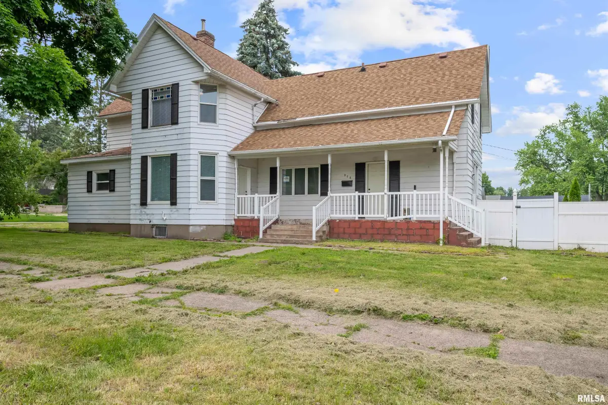 320 16th Avenue North, Clinton, IA 52732 - Image #1