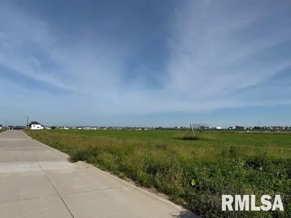 6708 Meghan Avenue, Bettendorf, IA 52722