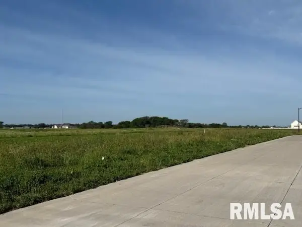 6677 Meghan Avenue, Bettendorf, IA 52722