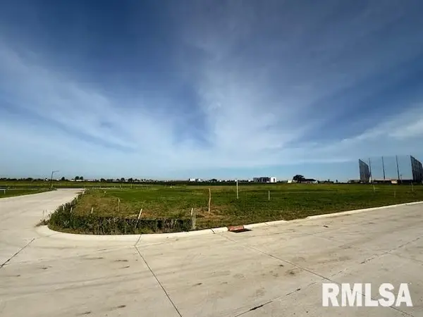 6396 Ryan Road, Bettendorf, IA 52722