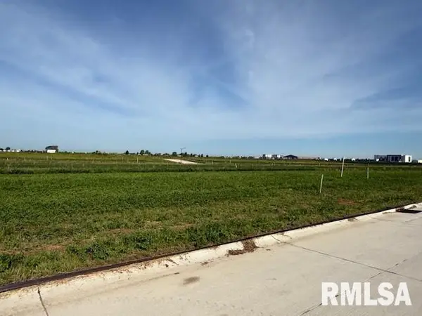 6328 Meyer Road, Bettendorf, IA 52722