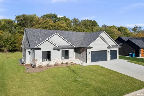 313 Linda Lane, Riverdale, IA 52722