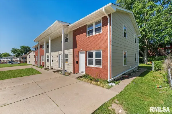 2704 Magnolia Drive, Bettendorf, IA 52722