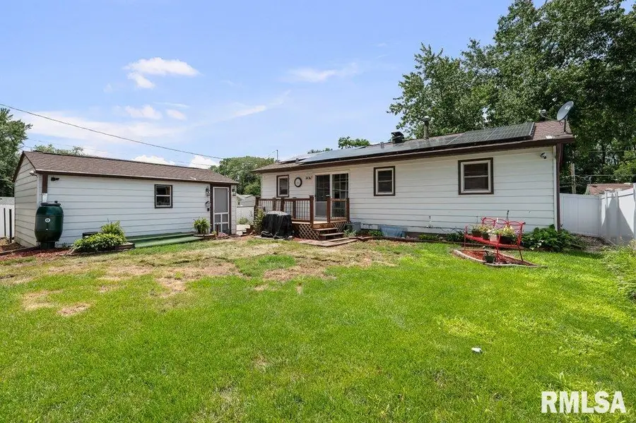 1203 N Thornwood Avenue, Davenport, IA 52804 - Image #3