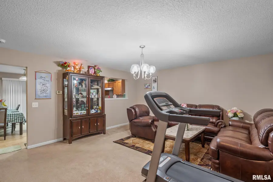 5312 Hillandale Road, Davenport, IA 52806 - Image #3