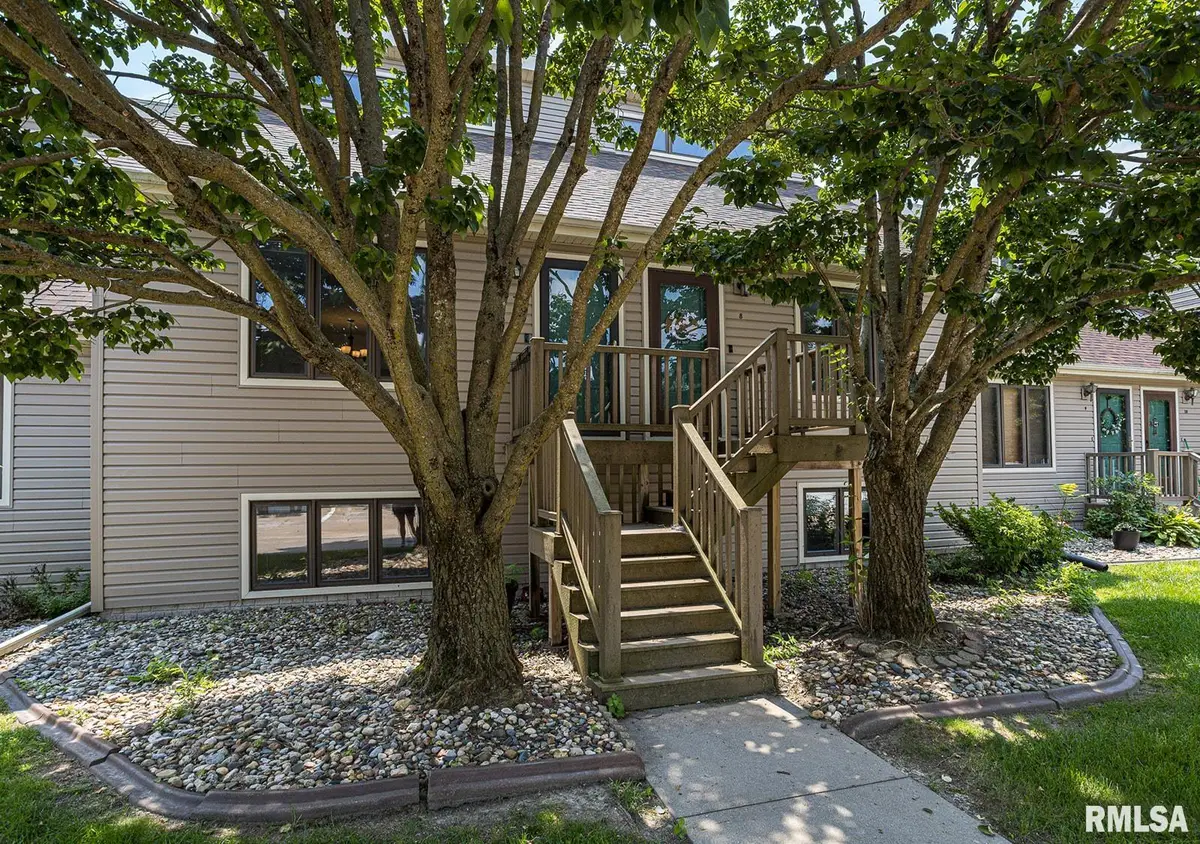 2112 35th Street #7, Rock Island, IL 61201 - Image #1