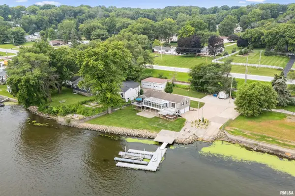 22799 Great River Road, Le Claire, IA 52767