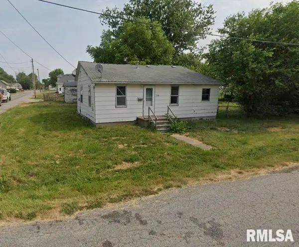 330 W Avenue G, Lewistown, IL 61542