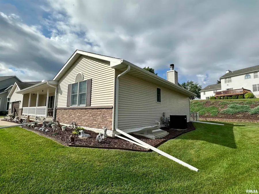 613 33rd Avenue North, Clinton, IA 52732 - Image #3