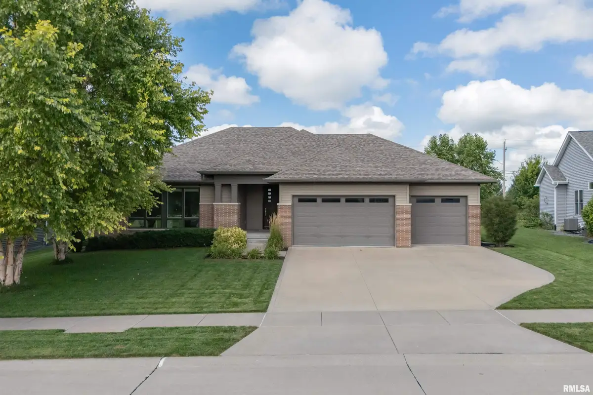 6262 Wildberry Drive, Bettendorf, IA 52722 - #1