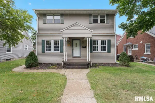 2218 11th Avenue, Moline, IL 61265-2216