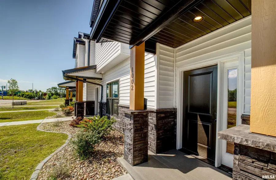 1004 S 4th Street, Clinton, IA 52732 - Image #2