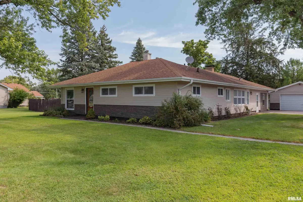 111 E 2nd Street, Coal Valley, IL 61240-9306 - Image #1