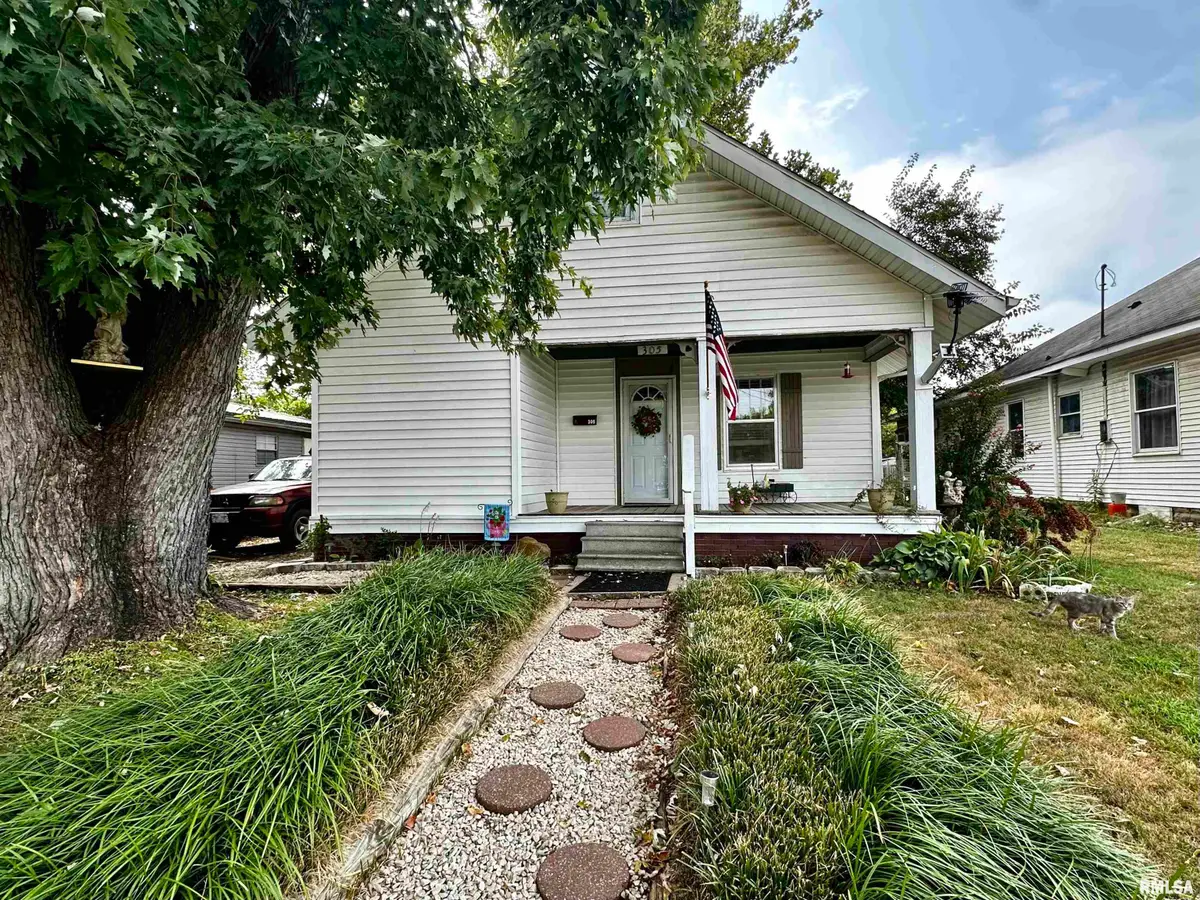 305 W Lincoln Street, Harrisburg, IL 62946 - Image #1