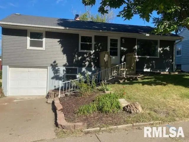 926 Cimarron Drive, Davenport, IA 52804 - Image #1