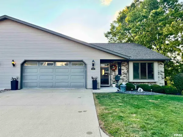 102 5th Street #6, Fulton, IL 61252