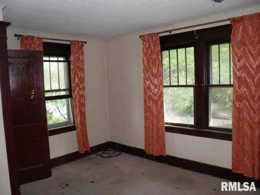 808 E 3rd Avenue, Coal Valley, IL 61240 - Image #3