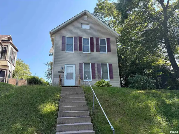 1215 Farnam Street, Davenport, IA 52803