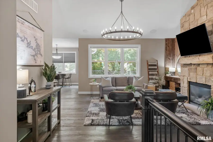 18200 247th Avenue, Bettendorf, IA 52722 - Image #3