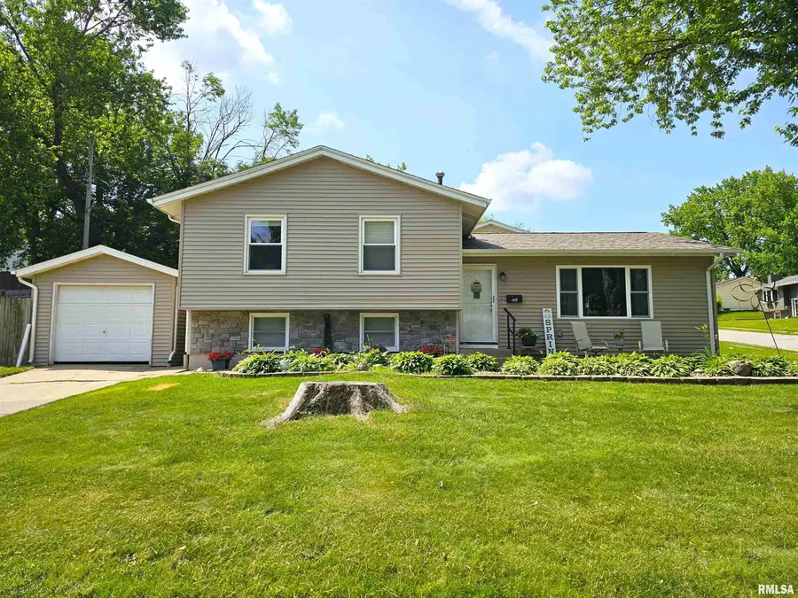 315 Colony Drive, Davenport, IA 52806 - Image #2