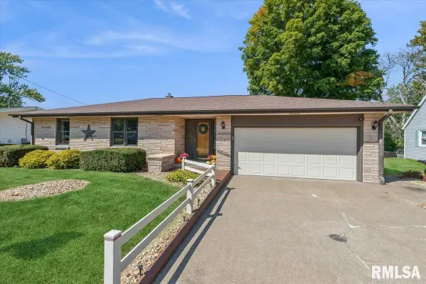 1006 S Church Street, Albany, IL 61230