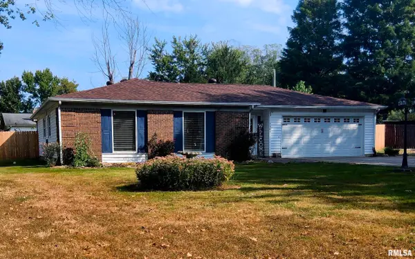 3204 W Hawthorne Court, Marion, IL 62959