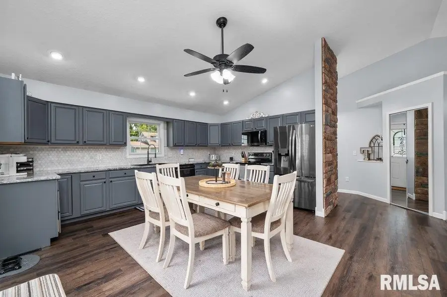 711 Scott Court, Camanche, IA 52730 - Image #3