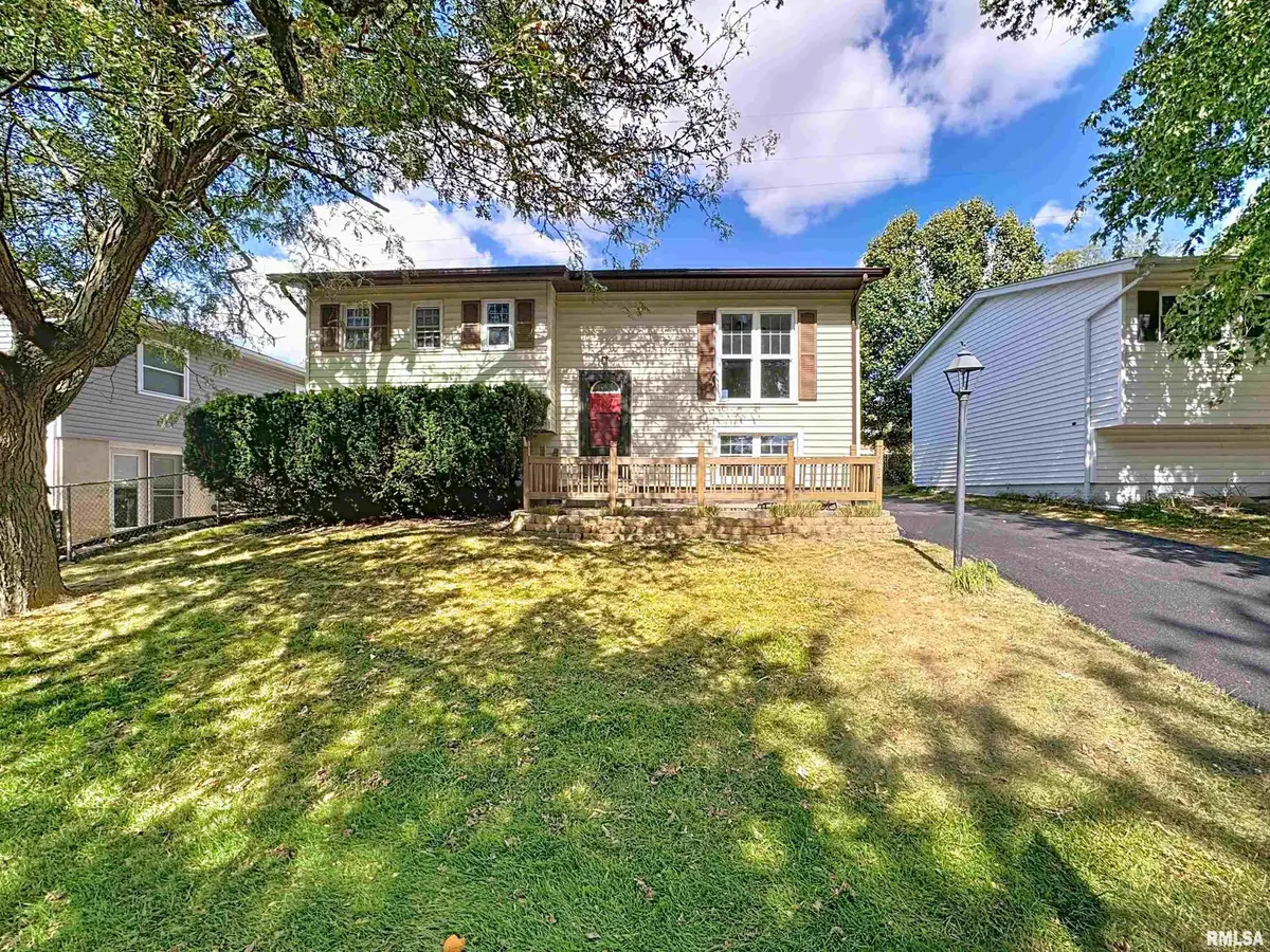 2434 W 59th Street, Davenport, IA 52806-2715 - #1